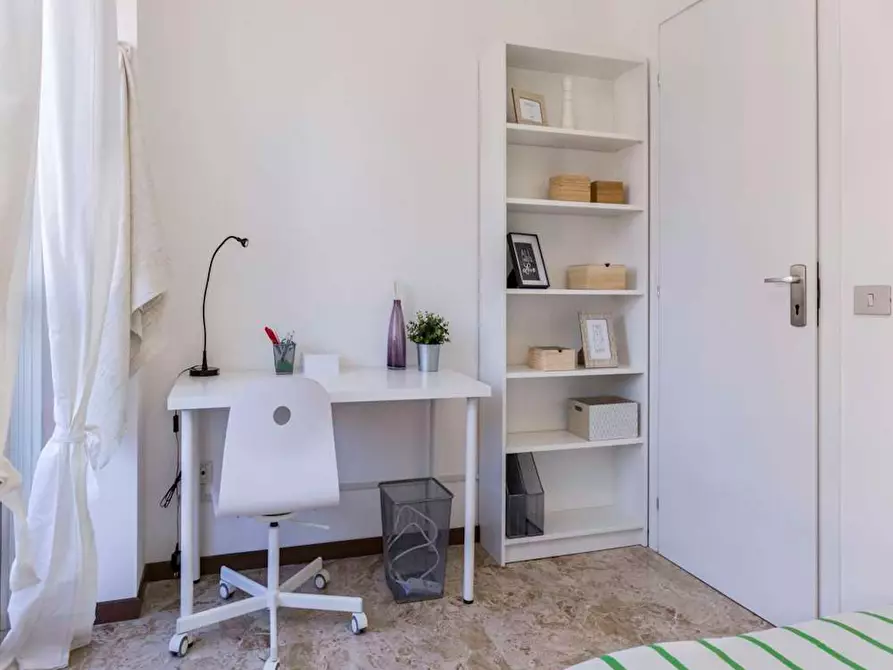 Immagine 5 di Camera in affitto  in Via Giuseppe Frua a Milano