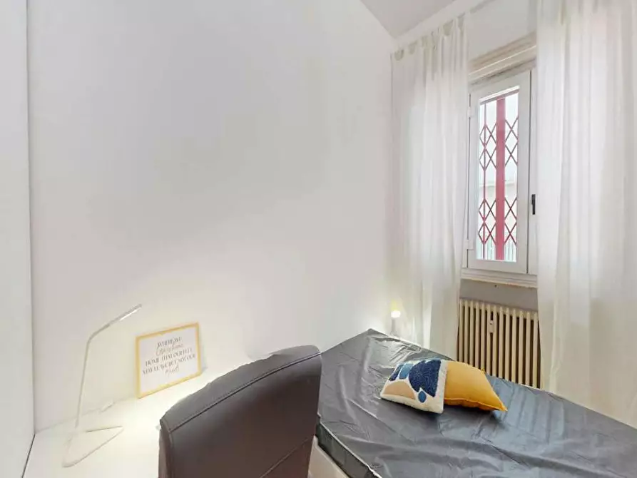 Immagine 2 di Camera in affitto  in Via Anco Marzio a Milano