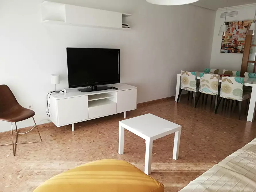 Immagine 5 di Camera in affitto  in Carrer Riu Jalón a Valencia