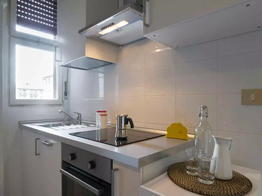 Immagine 10 di Camera in affitto  in Via Salvatore Barzilai a Milano