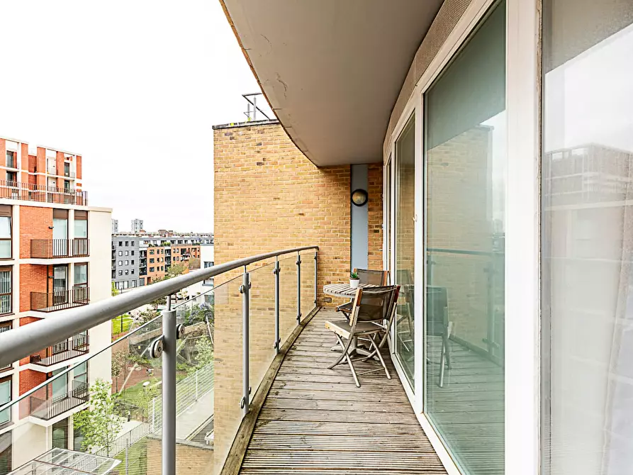 Immagine 5 di Appartamento in affitto  in Battersea Park Road a Lambeth