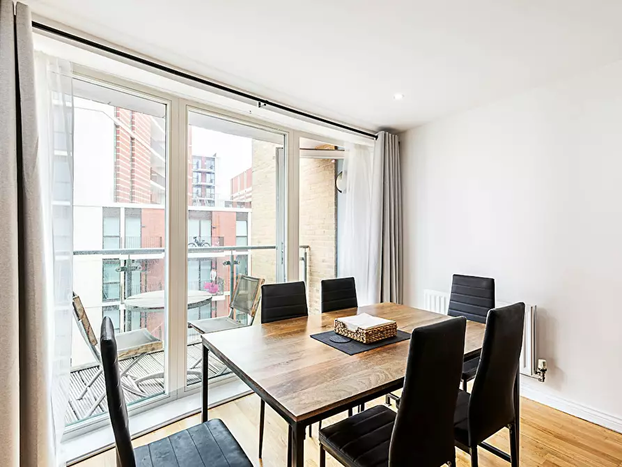 Immagine 6 di Appartamento in affitto  in Battersea Park Road a Lambeth
