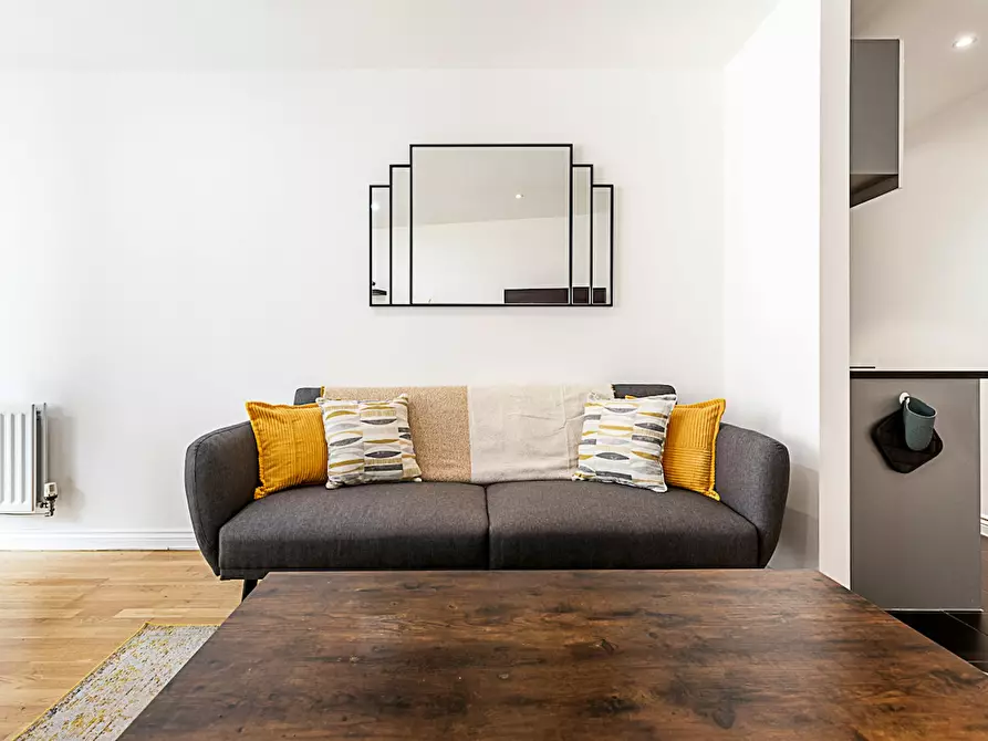 Immagine 10 di Appartamento in affitto  in Battersea Park Road a Lambeth