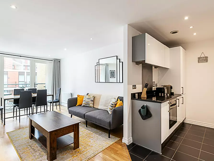 Immagine 2 di Appartamento in affitto  in Battersea Park Road a Lambeth