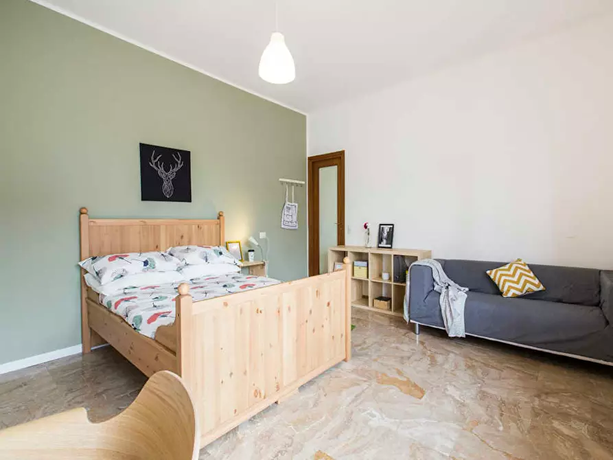 Immagine 5 di Camera in affitto  in Via Gianni Caproni a Milano