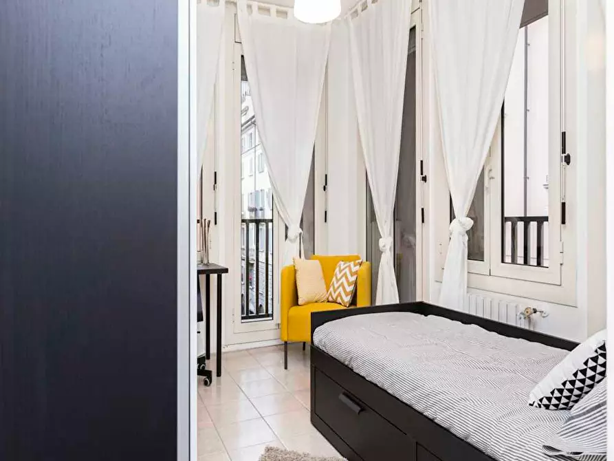 Immagine 2 di Camera in affitto  in Viale Monte Santo a Milano