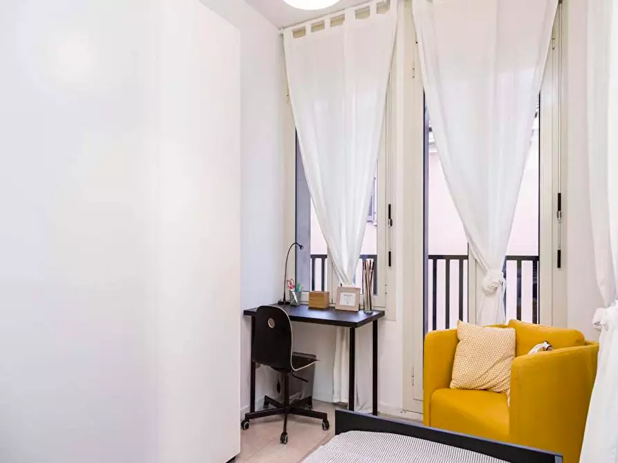 Immagine 5 di Camera in affitto  in Viale Monte Santo a Milano