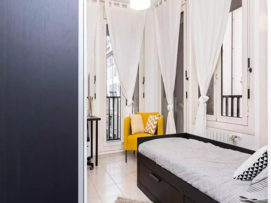 Immagine 3 di Camera in affitto  in Viale Monte Santo a Milano