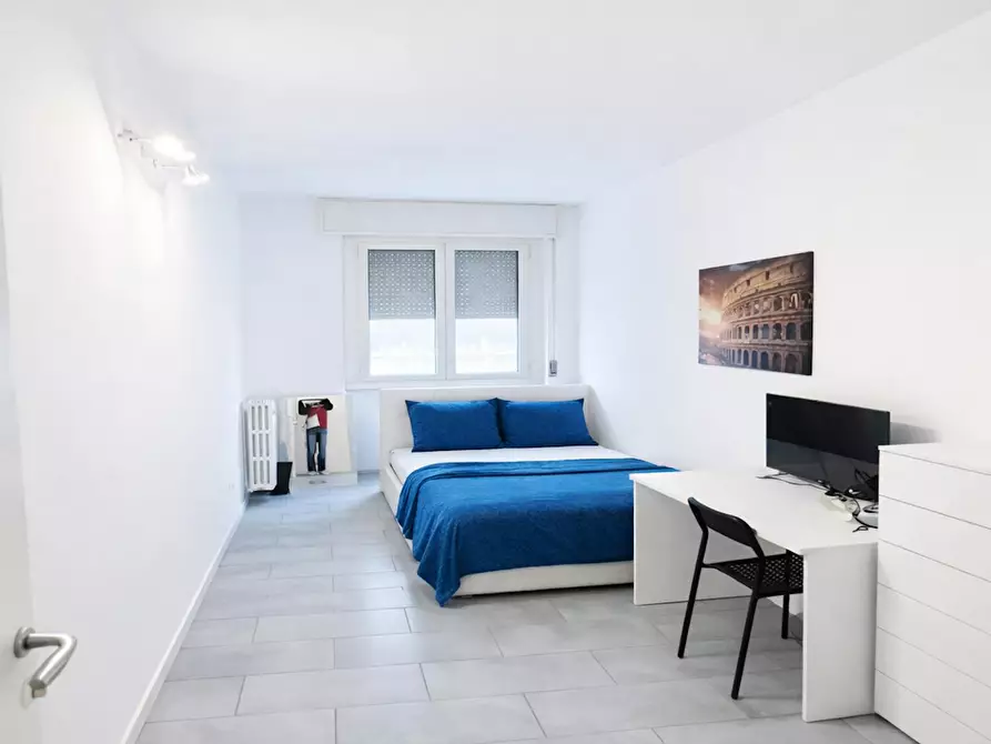 Immagine 1 di Camera in affitto  in Via Felice Casati a Milano