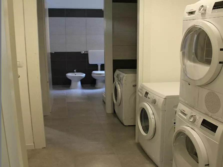 Immagine 9 di Camera in affitto  in Via Felice Casati a Milano