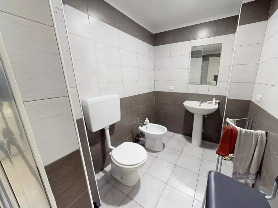 Immagine 8 di Camera in affitto  in Via Felice Casati a Milano