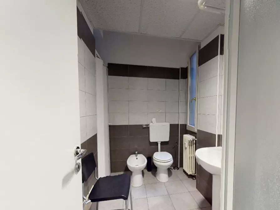 Immagine 7 di Camera in affitto  in Via Felice Casati a Milano