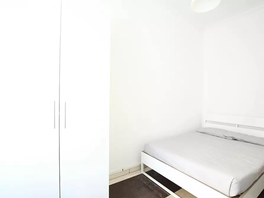 Immagine 3 di Camera in affitto  in Via Raimondo Franchetti a Milano