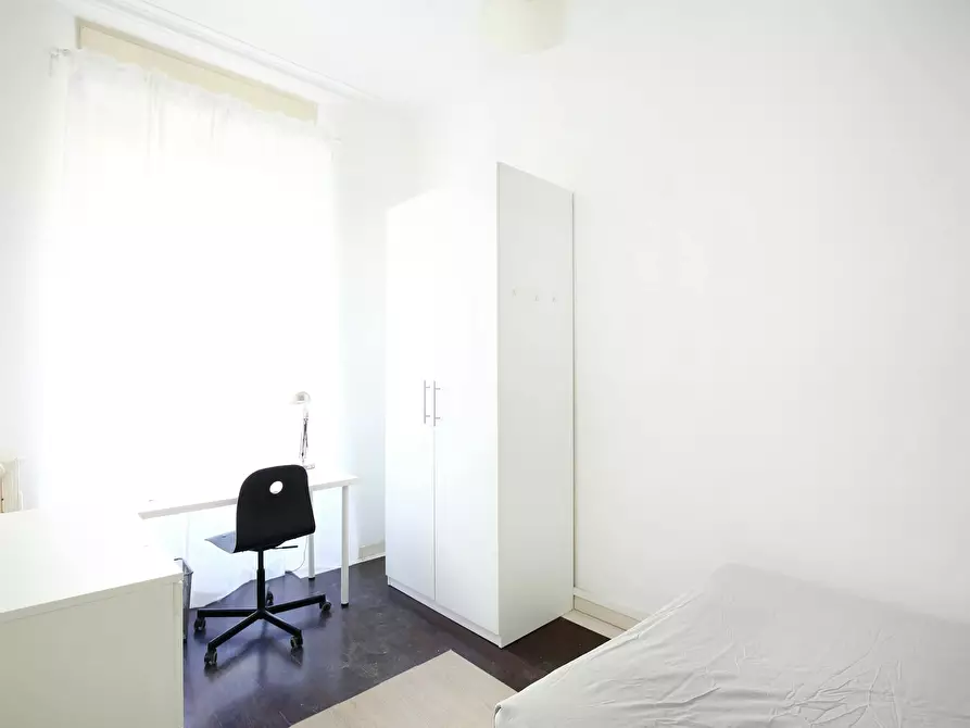 Immagine 1 di Camera in affitto  in Via Raimondo Franchetti a Milano