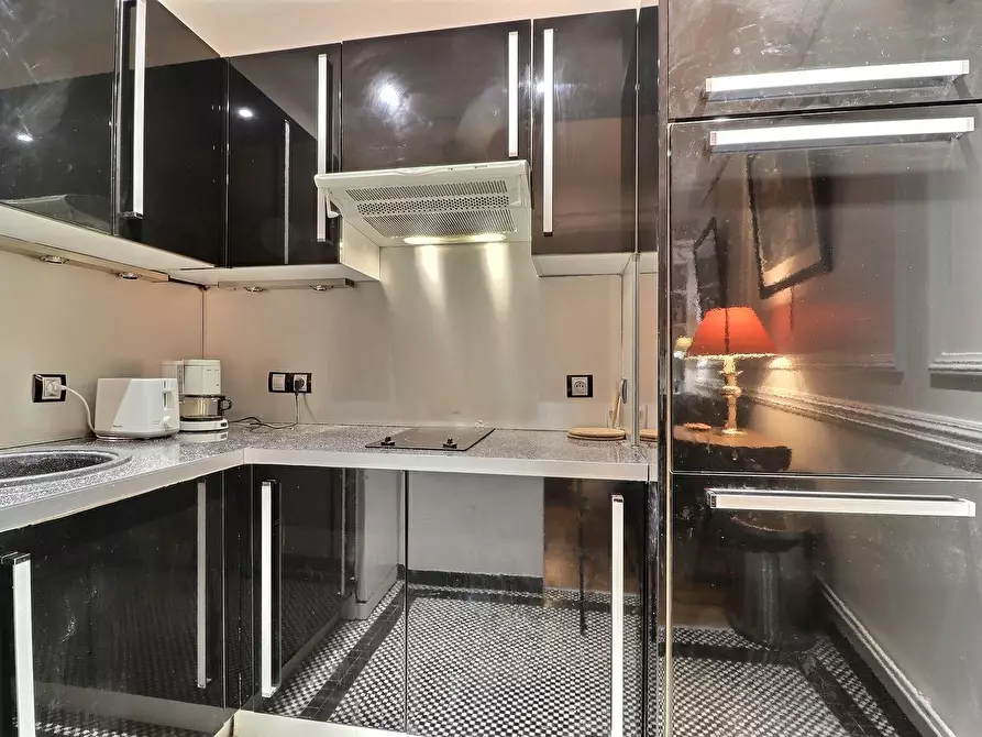 Immagine 7 di Appartamento in affitto  in Rue de la Faisanderie a Paris 16