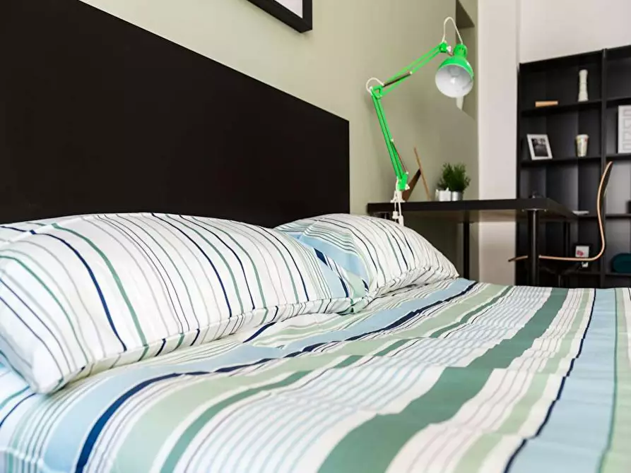 Immagine 10 di Camera in affitto  in Piazza Cartagine a Milano