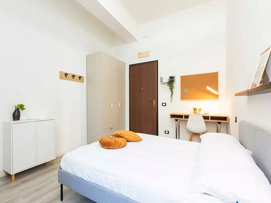 Immagine 3 di Camera in affitto  in Viale Col di Lana a Milano