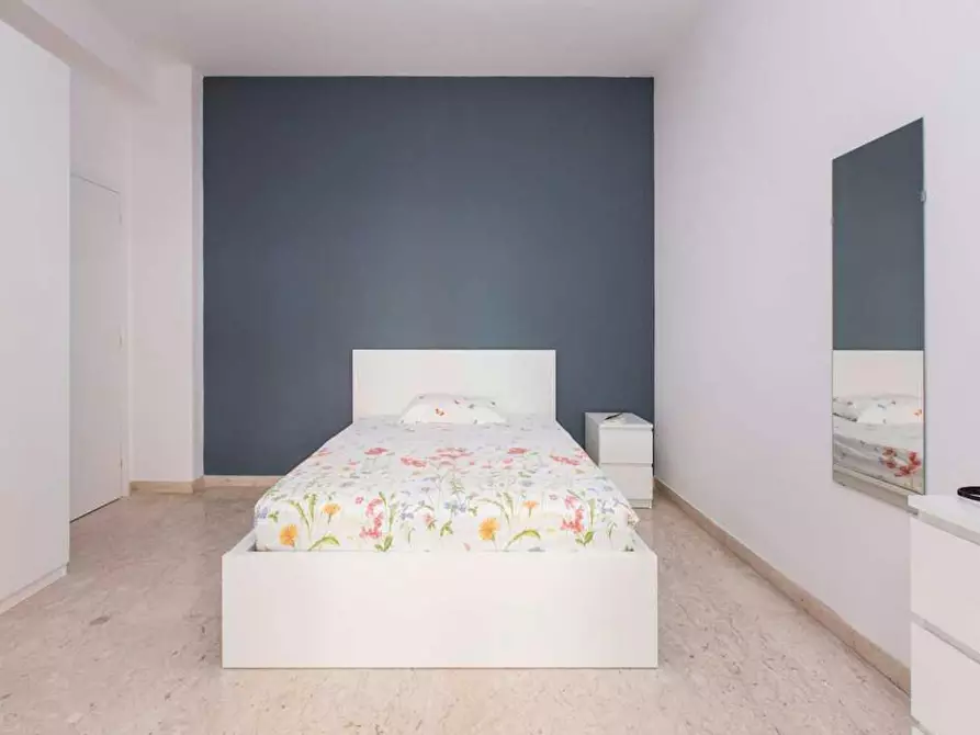 Immagine 3 di Camera in affitto  in Via Oderisi da Gubbio a Roma