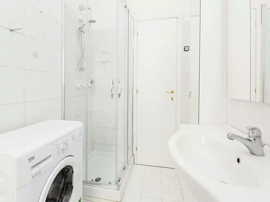 Immagine 7 di Camera in affitto  in Via Oderisi da Gubbio a Roma