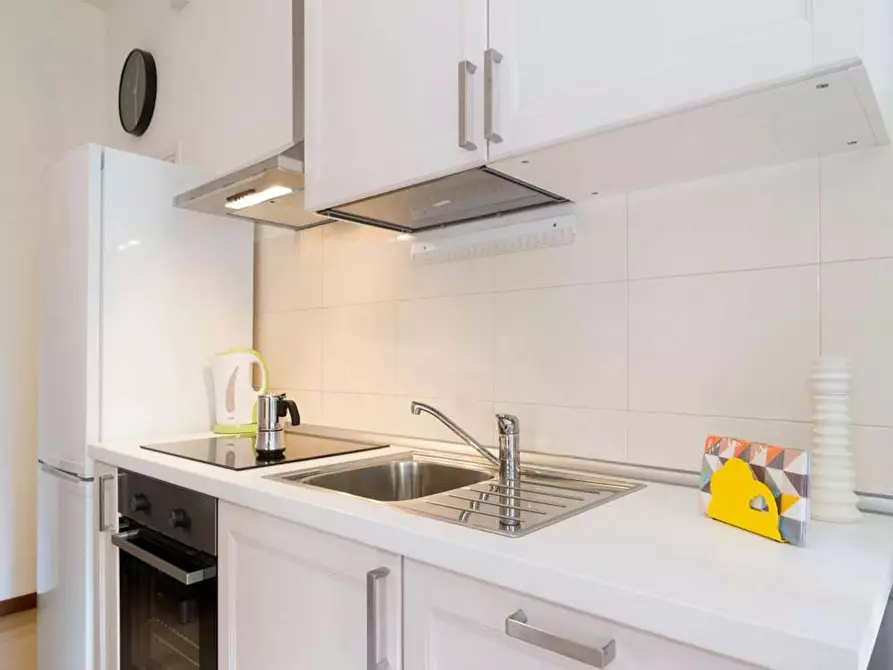 Immagine 10 di Camera in affitto  in Via Salvatore Barzilai a Milano