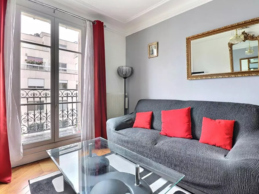 Immagine 3 di Appartamento in affitto  in Rue de l'Assomption a Paris 16