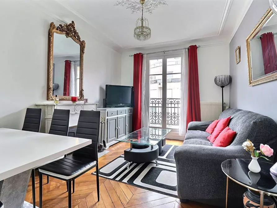 Immagine 1 di Appartamento in affitto  in Rue de l'Assomption a Paris 16