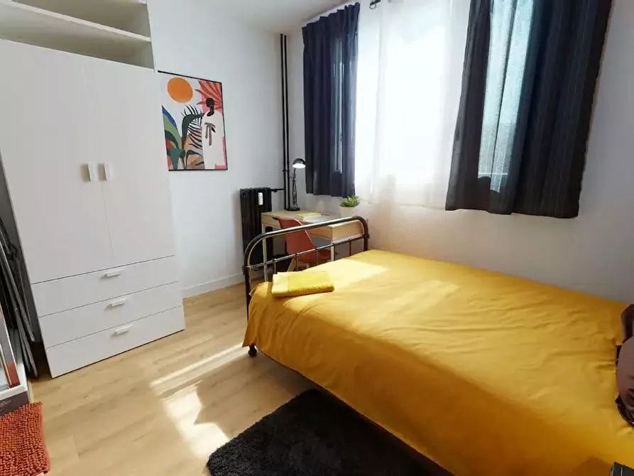 Immagine 1 di Camera in affitto  in Rue Philippe Fabia a Lyon 08