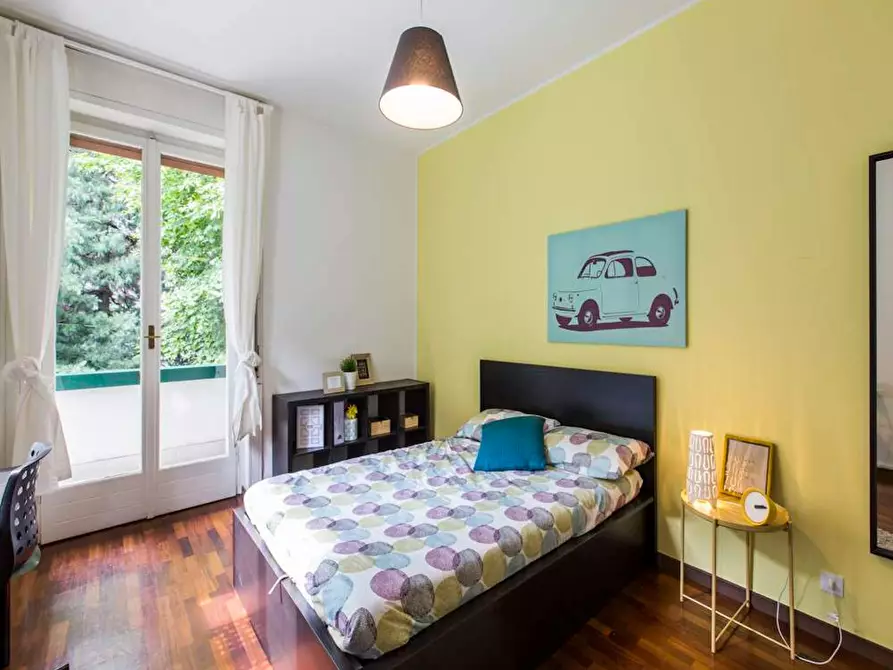 Immagine 2 di Camera in affitto  in Via Raffaello Bertieri a Milano