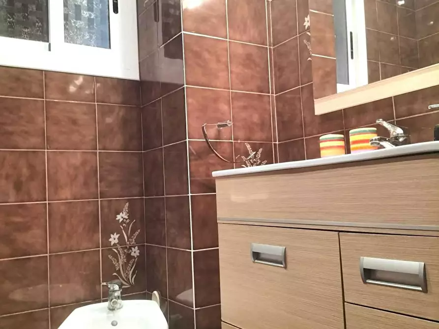 Immagine 10 di Camera in affitto  in Calle Santos Justo y Pastor a Valencia