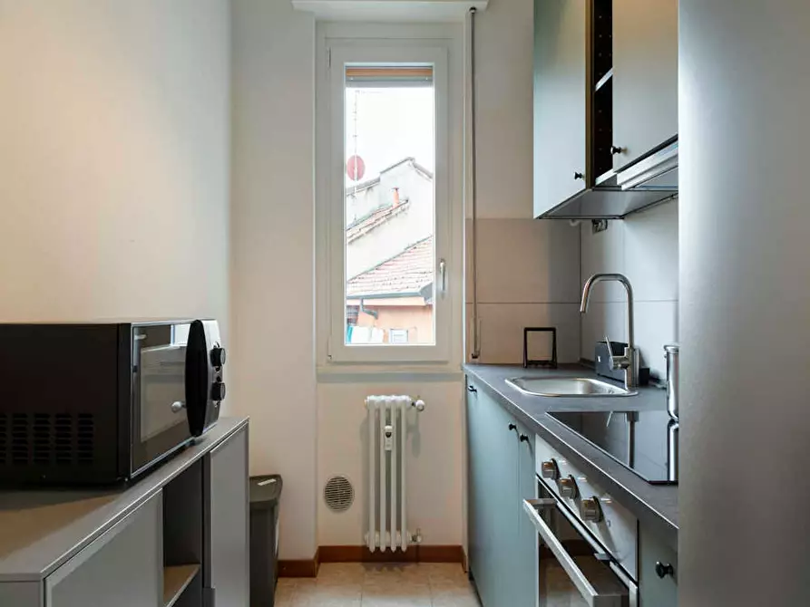 Immagine 10 di Camera in affitto  in Via Francesco Reina a Milano