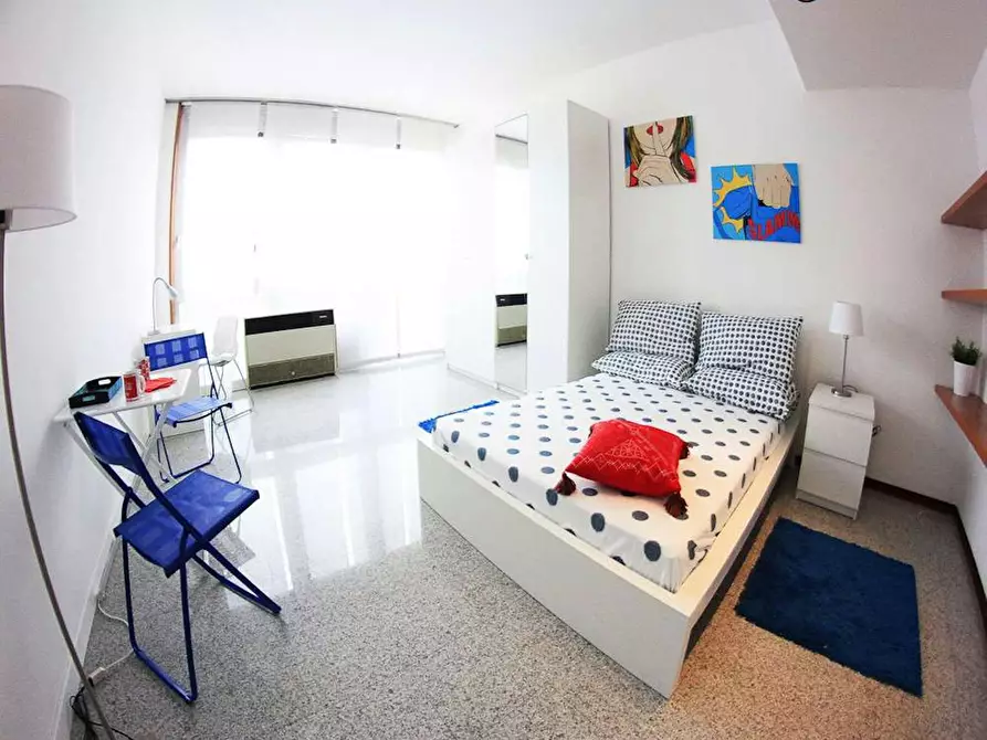 Immagine 2 di Camera in affitto  in Via Don Carlo Gnocchi a Milano