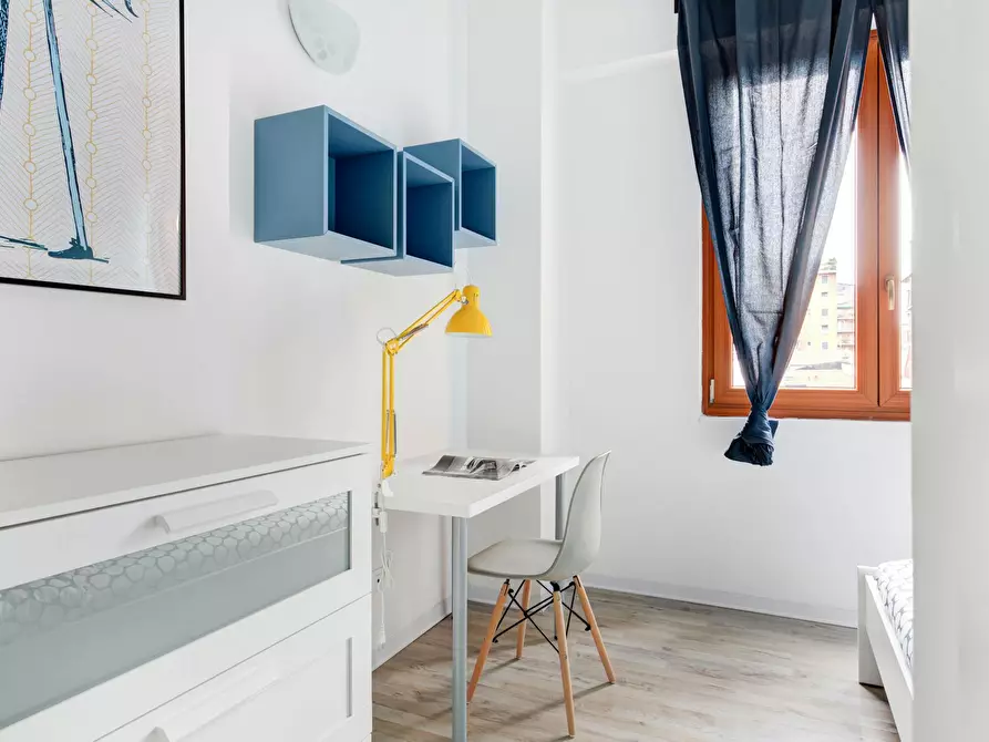 Immagine 3 di Camera in affitto  in Via Stromboli a Milano