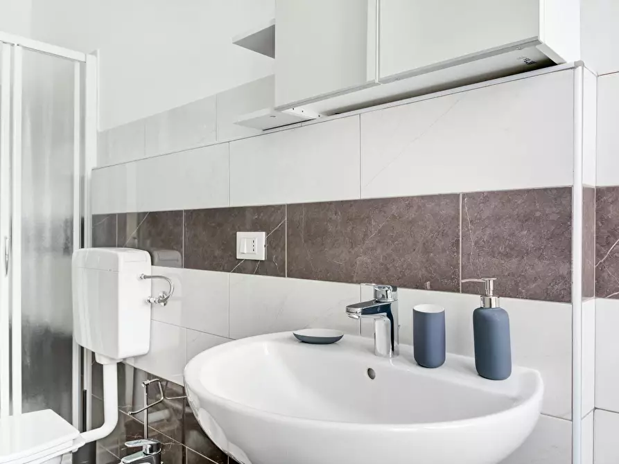 Immagine 5 di Camera in affitto  in Via Stromboli a Milano