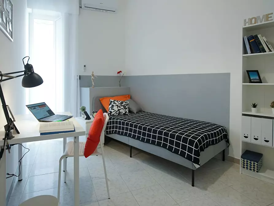 Immagine 2 di Camera in affitto  in Vico Noce a Napoli
