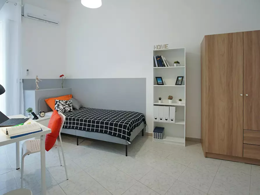 Immagine 5 di Camera in affitto  in Vico Noce a Napoli