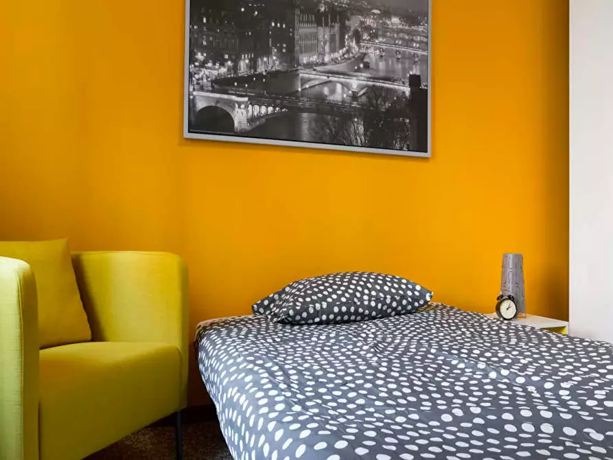 Immagine 3 di Camera in affitto  in Viale Coni Zugna a Milano