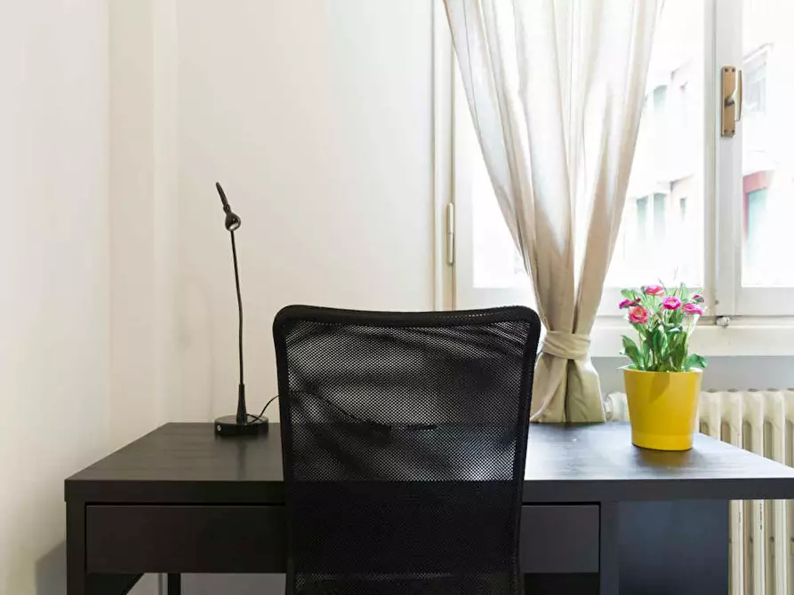 Immagine 8 di Camera in affitto  in Viale Coni Zugna a Milano