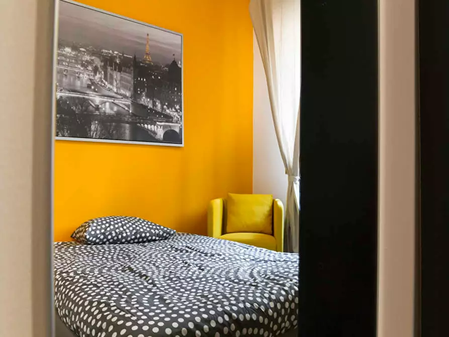 Immagine 1 di Camera in affitto  in Viale Coni Zugna a Milano