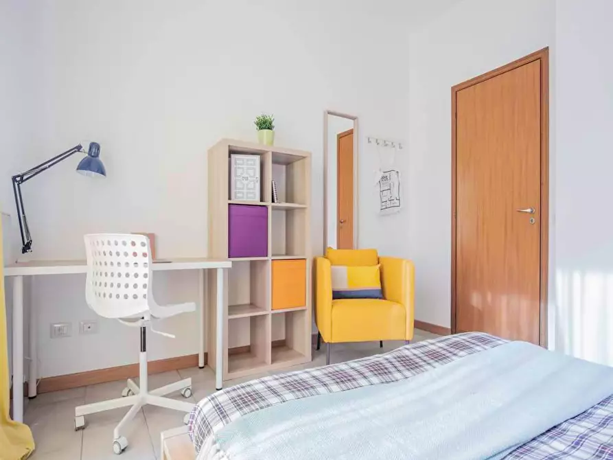 Immagine 3 di Camera in affitto  in Via Fiume delle Perle a Roma