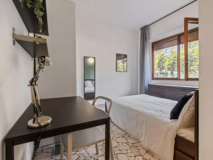 Immagine 1 di Camera in affitto  in Via Uguccione da Pisa a Milano