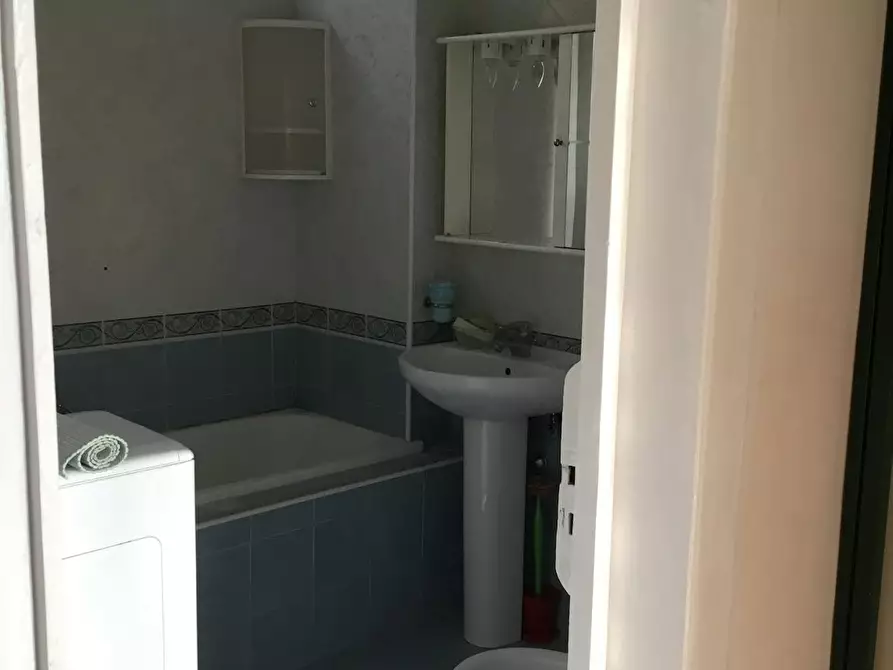 Immagine 9 di Camera in affitto  in Via Cedronio a Napoli