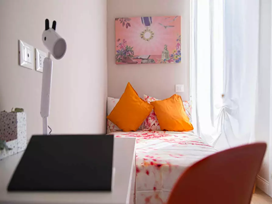 Immagine 1 di Camera in affitto  in Via Spalato a Milano