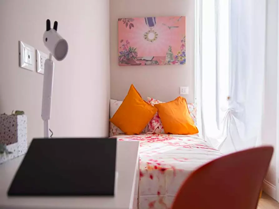 Immagine 3 di Camera in affitto  in Via Spalato a Milano