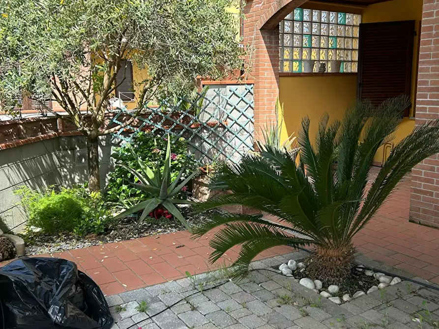 Immagine 1 di Casa indipendente in affitto  in Via dei Pratacci a Pontedera