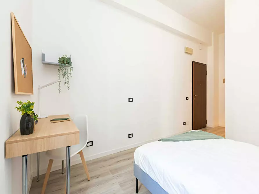 Immagine 7 di Camera in affitto  in Viale Col di Lana a Milano