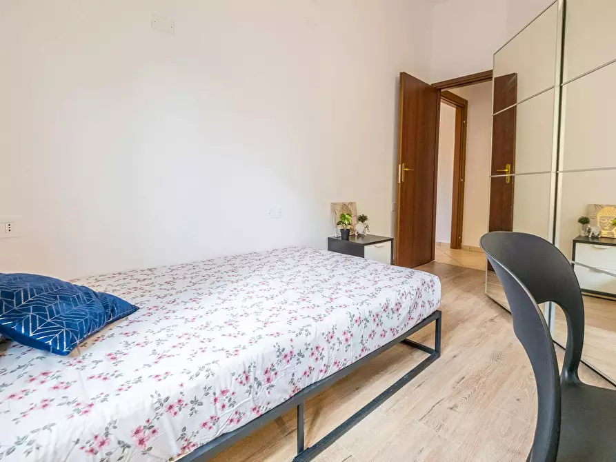 Immagine 3 di Camera in affitto  in Viale Enrico Forlanini a Milano