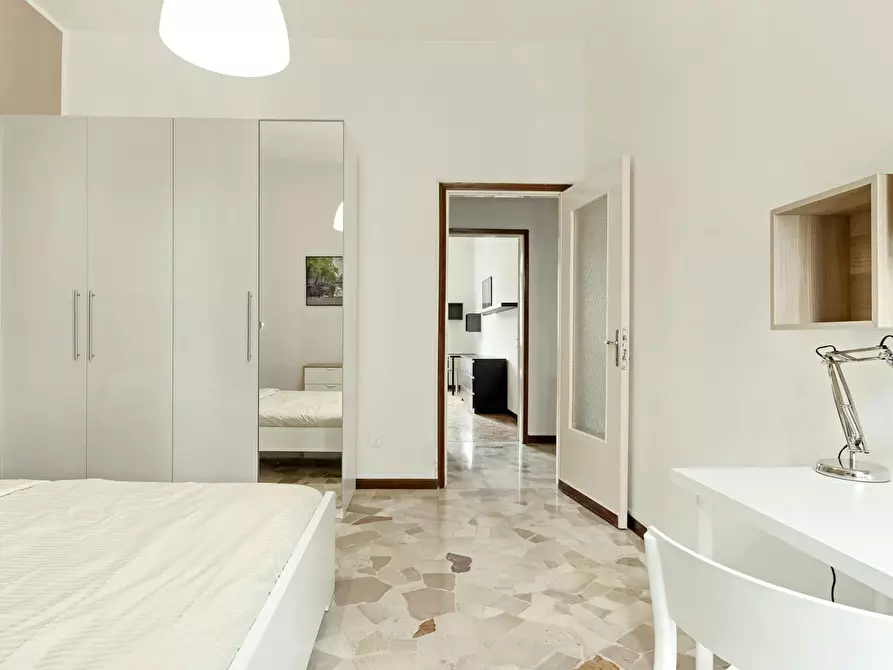 Immagine 5 di Camera in affitto  in Corso di Porta Romana a Milano