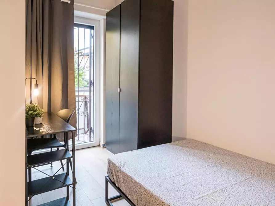 Immagine 4 di Camera in affitto  in Viale Enrico Forlanini a Milano