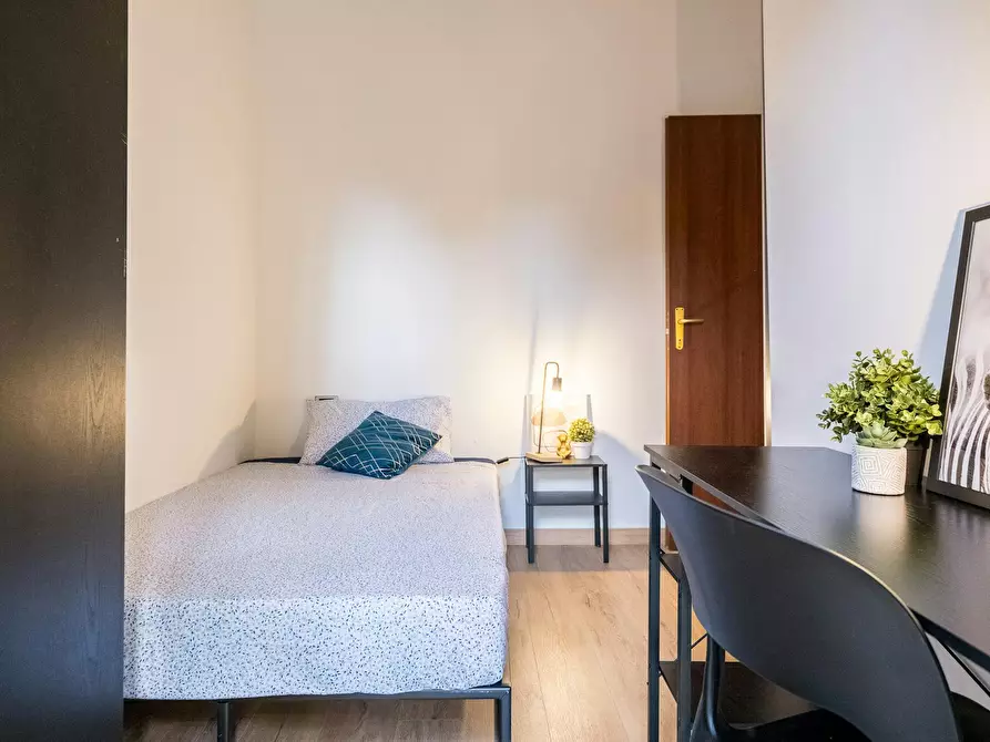 Immagine 1 di Camera in affitto  in Viale Enrico Forlanini a Milano