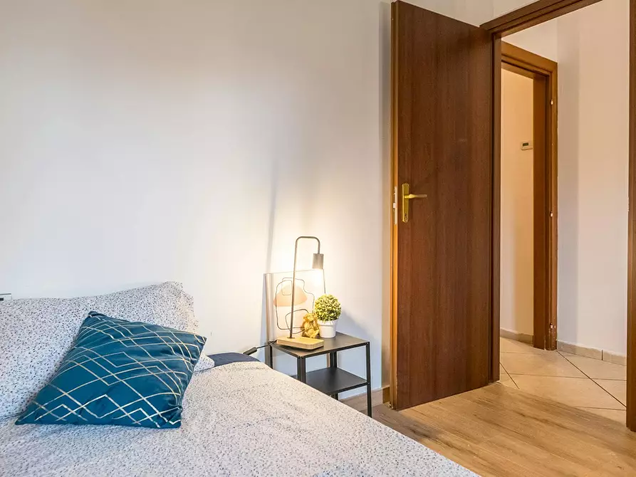 Immagine 6 di Camera in affitto  in Viale Enrico Forlanini a Milano